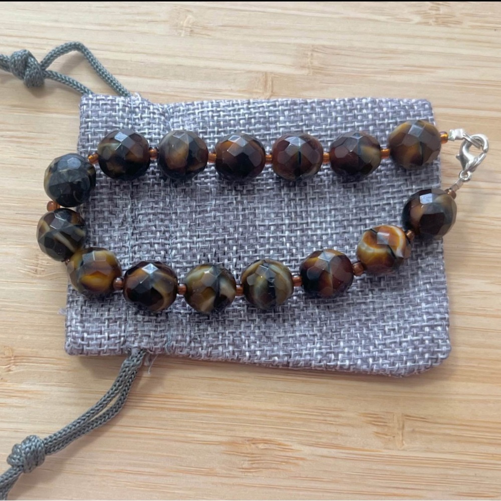 Eye of the Tiger semiprecious stone used as amulet-protection EUC